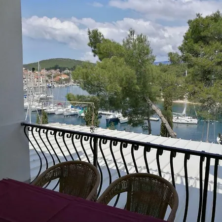 Ivanka Apartman Vrboska
